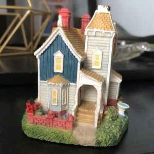 Liberty Falls Collection AH180 The Ornithologist’s House Americana Collection